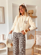 Charger l&#39;image dans la galerie, Sweat « cool mom club » crème