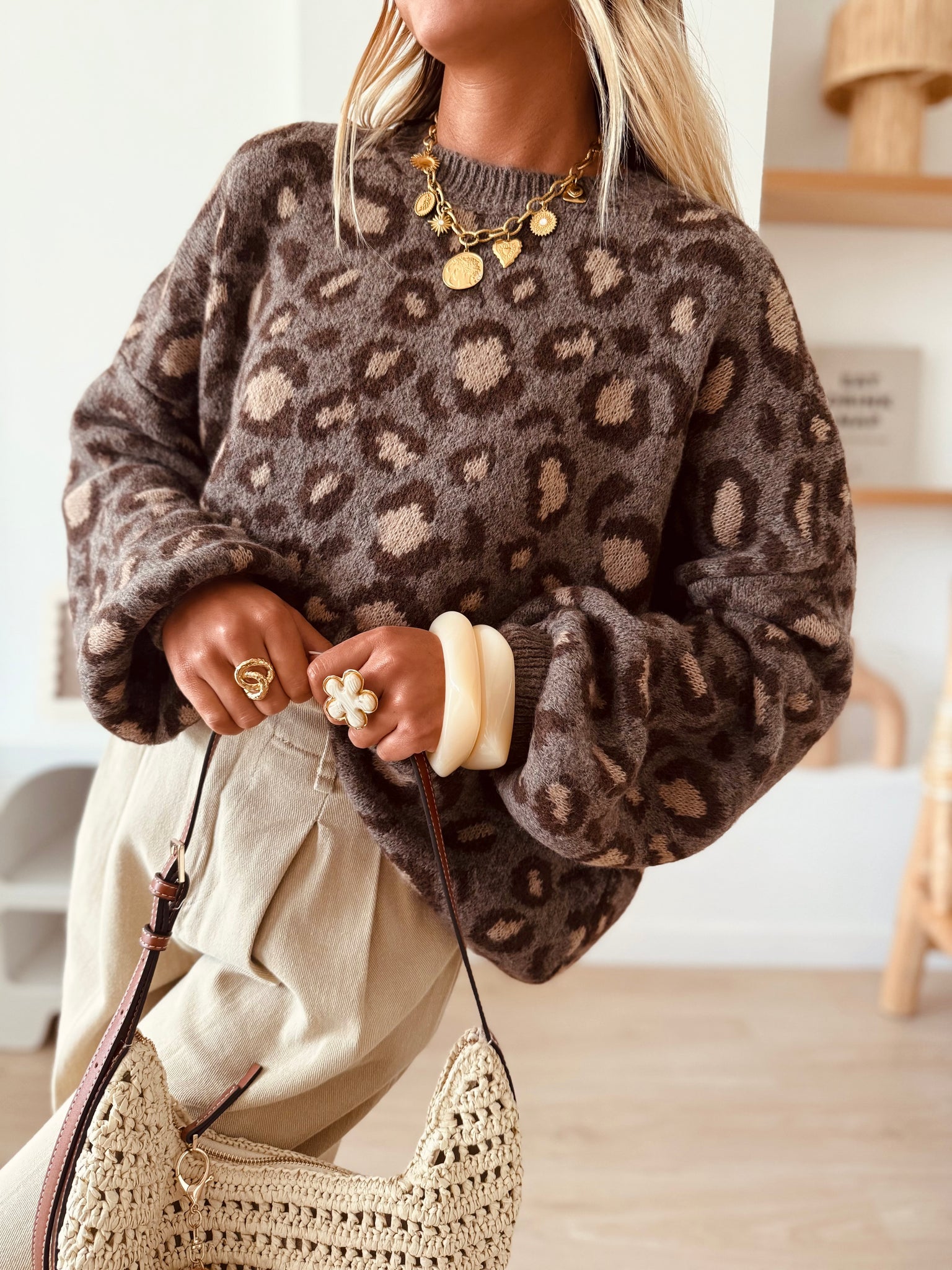 Pull Sweewe paris de la taille S, de couleur marron Pull Sweewe paris de la taille S, de couleur marron