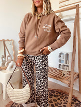 Charger l&#39;image dans la galerie, Sweat « cool mom club » noisette