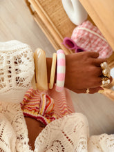 Charger l'image dans la galerie, Bracelet jonc rayé rose Emma